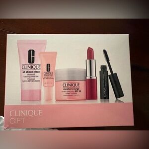 Clinique Sample Gift set. 5 pieces NWT